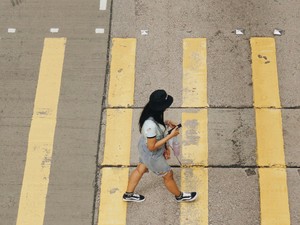 何往復もして辿り着いた路地で見つけたのは、宝物が詰まった秘密基地