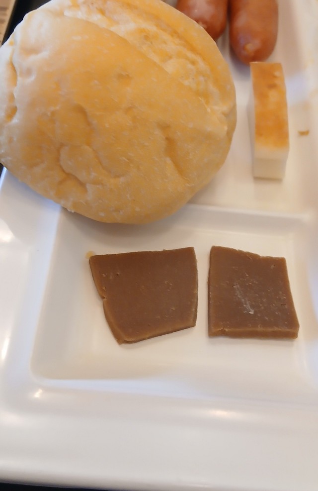 こちらが朝食バイキングで提供された蘇（鎧田さん提供）