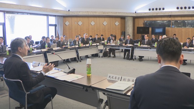 将来の岡山県立高校のあり方は　再編整備などについて校長らが意見交換