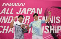 全日本室内テニス選手権・男子ダブルス　井戸垣一志選手（総社市出身）のペアが優勝