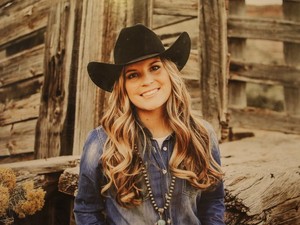 18歳で自死した娘　IT企業相手に立ち上がった親たち　SNSに使われるAIの責任を追及