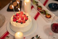 毎年5月17日は家族みんなで誕生日を祝う特別な日に　※この画像はイメージです（affect.inc/stock.adobe.com）