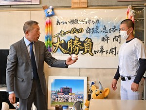 退任表明の日大三・小倉監督　38年の采配で最も印象に残るあの敗戦