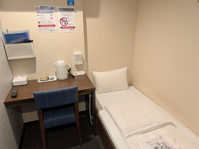 寝室もビジネスホテル並み（駅巡り鉄・しんさん提供）