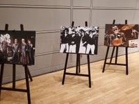お別れ会で展示された横浜銀蠅や嵐ヨシユキさんの写真パネル