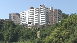 マンション土台がけ崩れ　直ちに危険は及ばず監視続ける　仙台市