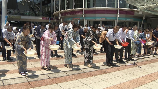 連日続く猛暑　涼を求めて恒例の「打ち水大作戦」　ところてん茶屋もにぎわう　香川