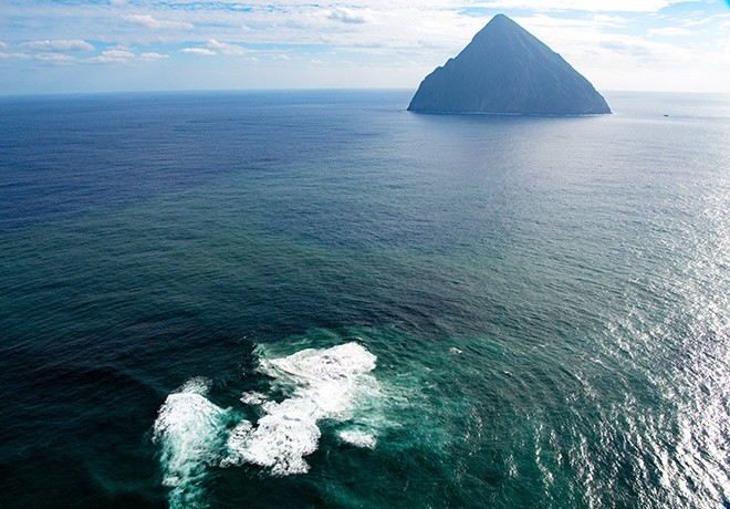 underwater volcano not erupting