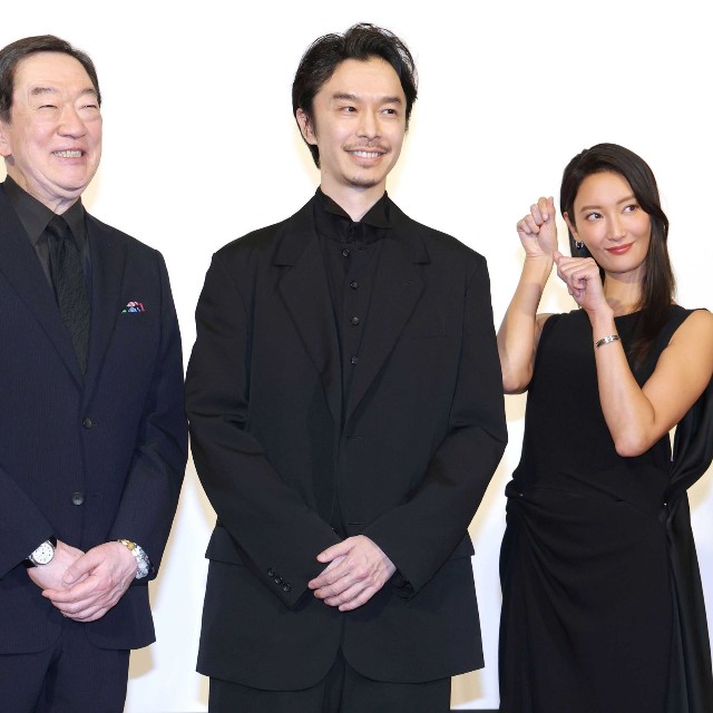 左から坂東彌十郎、長谷川博己、菜々緒(2026年3月12日）