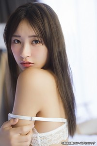 松本日向ファースト写真集『ちょうどいい。』（©ワン・パブリッシング　撮影：藤本和典）
