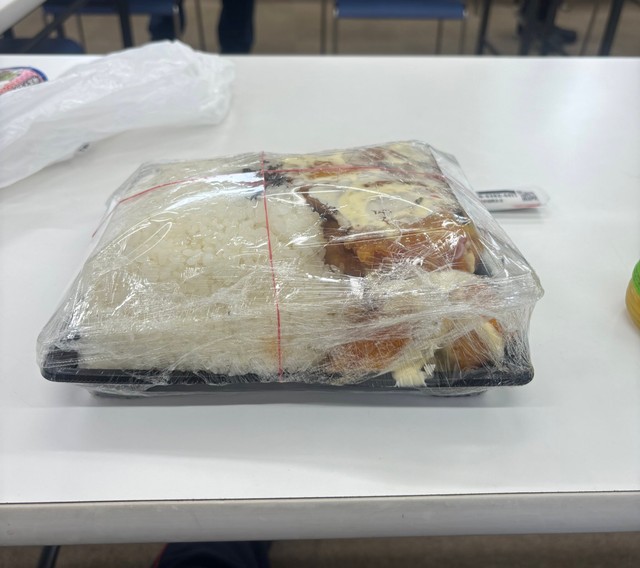 届きたてのマンモス弁当！（提供：ｼﾊﾞｻﾝさん）