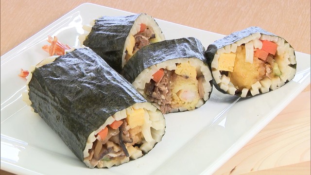 海苔で讃岐うどんを巻いた!?　節分限定『うどん恵方巻』が登場　さぬき市・津田の松原SA