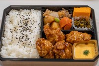 【金賞】【TV業界賞】塚田農場おべんとラボ「絶品！塚だまタルタル若鶏のチキン南蛮弁当（税込970円）」