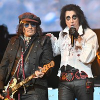 アリス・クーパー（右）とジョニー・デップ