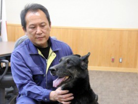 行方不明の女性発見、警察犬「パンドラ号」に感謝状