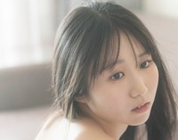 STU48・内海里音1st写真集から（撮影：佐藤佑一、株式会社KADOKAWA）