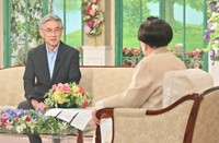 24日放送の「徹子の部屋」に出演する篠田三郎（左）と司会の黒柳徹子＝テレビ朝日提供