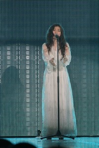 神戸コレクションに出演したティーナ・カリーナ＝2013年