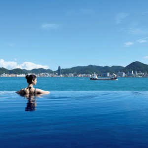 海峡のホテルで、唯一無二の美味と絶景を。