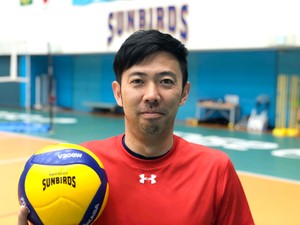 Vリーグと大学バレーの指導者、前例なき挑戦へ　大商大・酒井大祐監督1