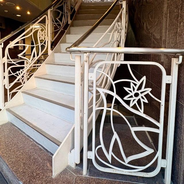 同日に祇園では千鳥のアイアンワークのある階段を発見／mayumama（@ma_yumama）さん提供
