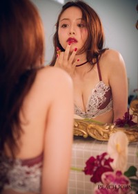 森香澄さんが登場したピーチ・ジョンの冬の新ビジュアル