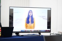 海外遠征中のため、動画で出演した駿河メイ＝都内（撮影・高石航平）