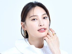 コナリミサトさん原作ドラマ「ひとりで飲めるもん！」に主演の大政絢さん 　「一人でも楽しい！」と思えるきっかけに