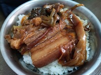 台湾グルメ「控肉飯」（コンローファン）が話題に（黒色中国さん提供）