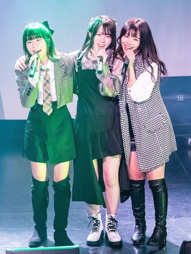 KOBerrieS♪の（左から）小形優莉、古川莉子、花城沙弥