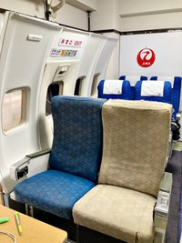 本物そっくり！ 室内に再現した飛行機内のインテリア（画像提供：グロジー2ndさん）