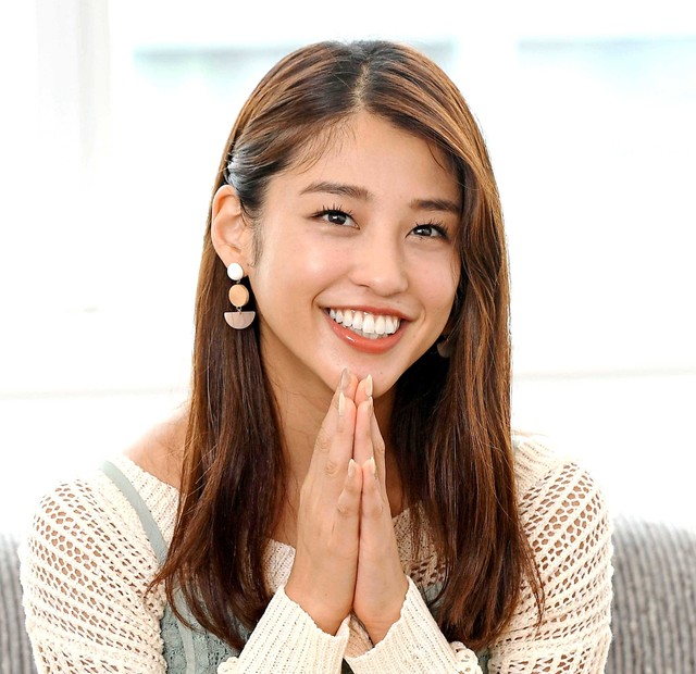 フリーアナウンサーの岡副麻希さん。