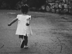 わたしはカマキリを捕まえて怒られ、ハコベを集めては校庭のウサギ小屋に献上していた