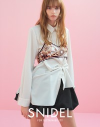 SNIDELのビジュアルに登場した鈴木ゆうかさん