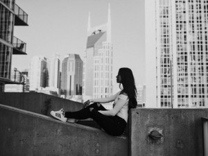 プライベートの心はすっぴんでいたいから、私はSNSとの距離を守る