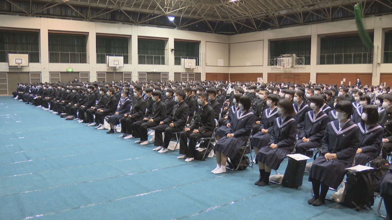 公立 高校 の 入学 式