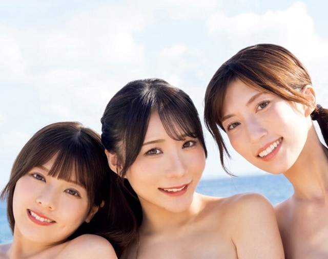 「FLASH」（25年12月9日発売号）で表紙・巻頭を飾った「ミスFLASH2026」グランプリの（左から）美波那緒、佐々木明音、板野優花ⓒ光文社／週刊FLASH（写真・木村哲夫）