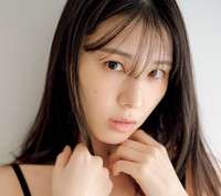 相楽伊織「週刊SPA! 」（扶桑社）3月24・31日合併号より＝撮影／鈴木ゴータ ヘアメイク／萩村千紗子 スタイリング／田中あゆ美