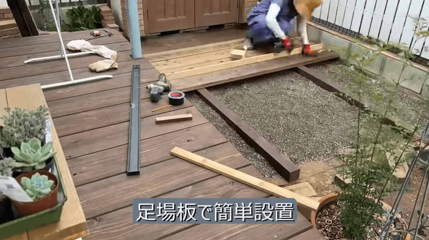 ナチュラルな雰囲気に拘ったカフェスペースの足場／akaneさん（@DIY-akane24）提供