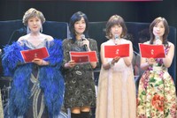 アメージンググレイスを歌う（左から）小林幸子、早見優、松本伊代、森口博子(2024年)