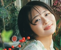 すみぽん（高倉菫）（撮影／東京佑　ヘアメイク／イワタユイナ　スタイリング／米丸友子）