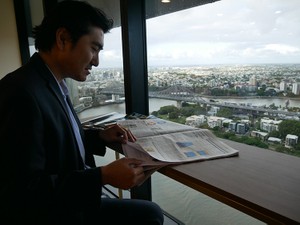 レーサー志望の少年、豪州で会計士に　パブで鍛えた英語