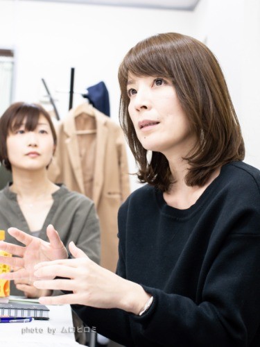 (手前)志村さん。インテリアコーディネーターさん。インテリアの知識でなにか貢献できないか、と長年考えておられ一歩を踏み出されました