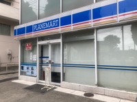 ぱっと見にはローソンとしか…（MUCOMさん提供）