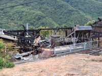 住宅火災の現場（香川・小豆島町）3日午後８時半ごろ