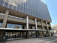 佐藤選手の銀メダル獲得を称える懸垂幕