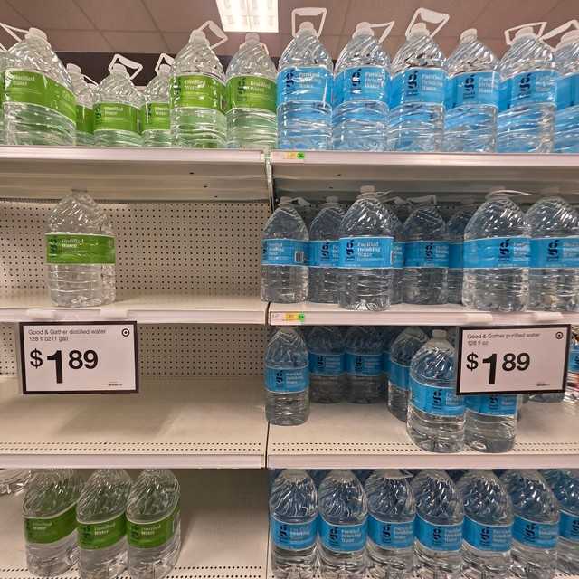 緑と青…果たしてどんな違いが？（金光英実さん提供）