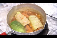 竹山隆範探偵が調査した「亡き母のロールキャベツ」＝「探偵！ナイトスクープ」5月23日放送回よりⓒABCテレビ