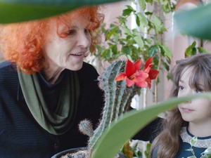 ジョージア映画「金の糸」は日本の伝統技法から着想　90代の監督とレジャバ大使が対談