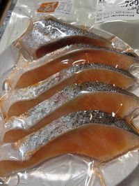 解凍されていたのは、まさかの鮭／masa59さん（@hmdmsk59）提供